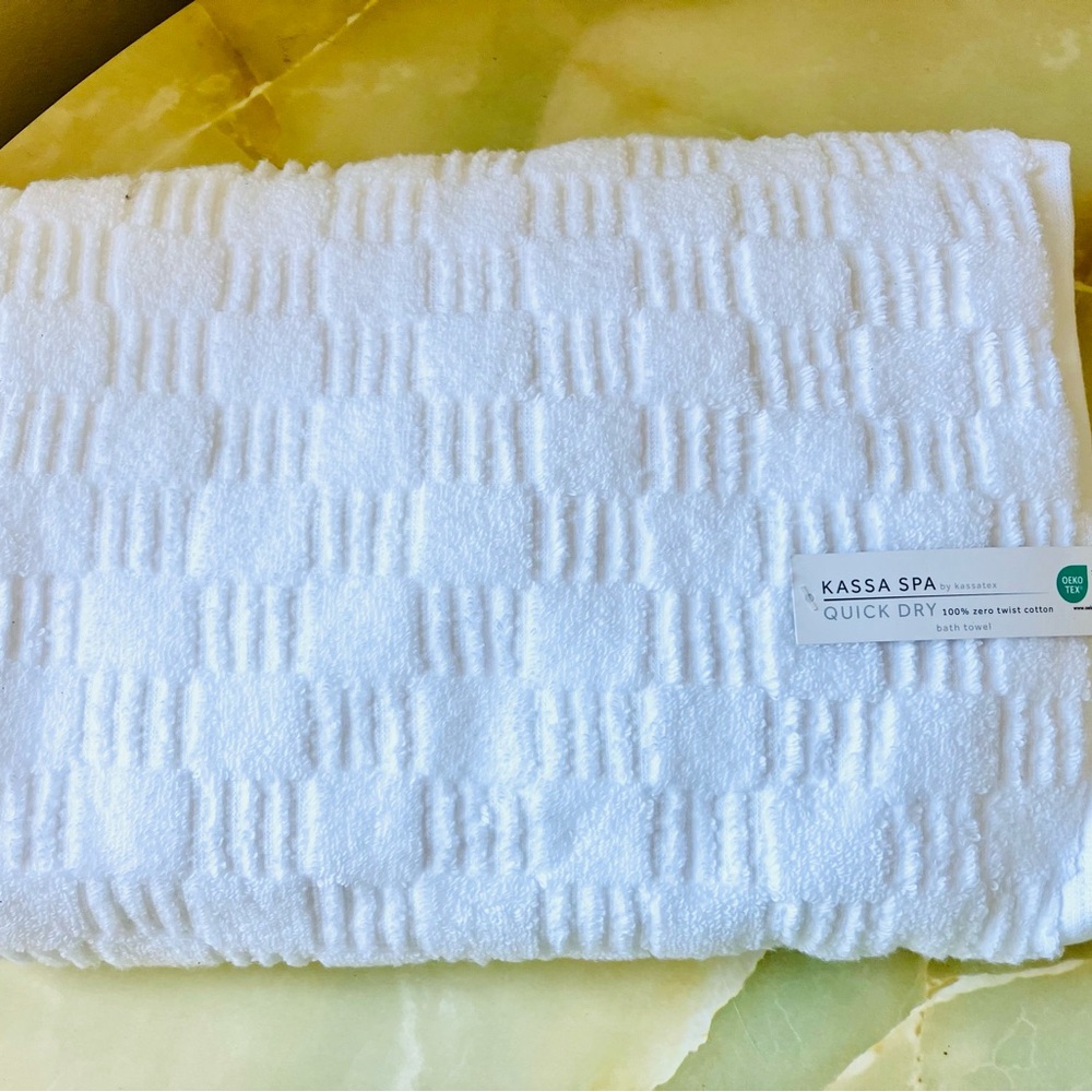 BNWT White Quick Dry Towel